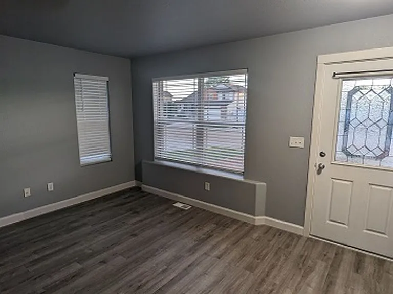7078 Lee St — Photo 2