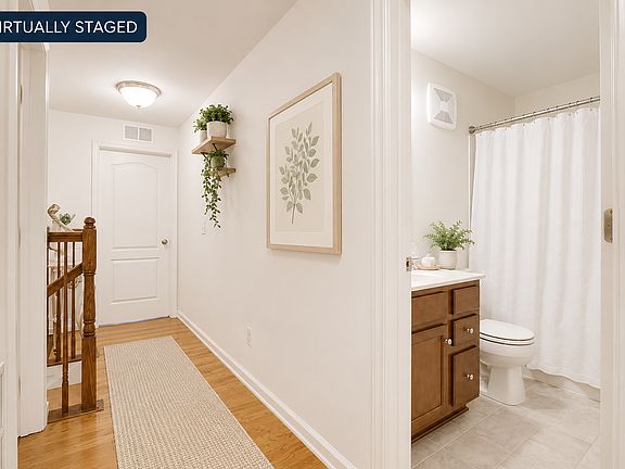 2nd image of 3009 Chesapeake Dr #1