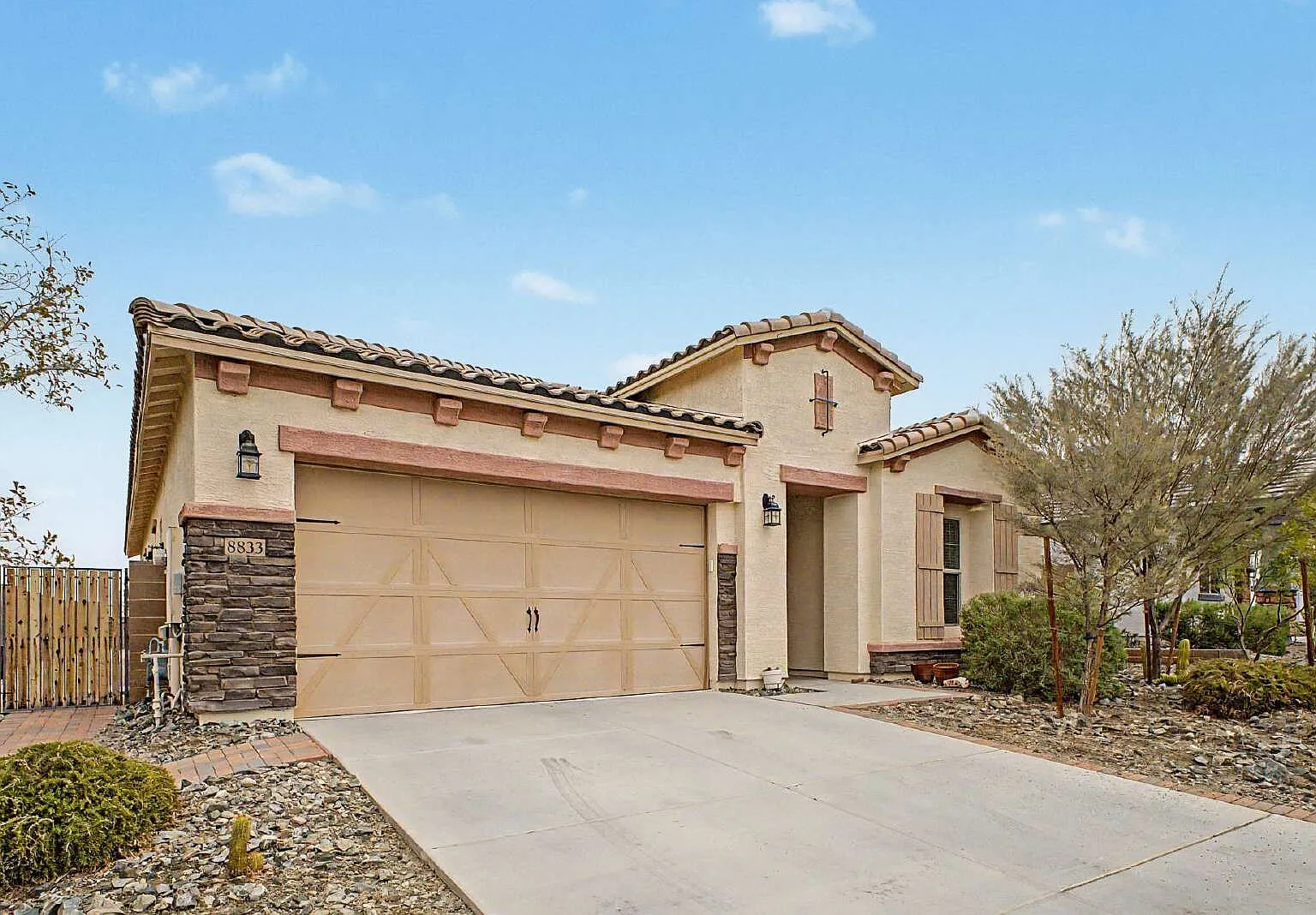 3 bed, 2.0 bath, 2030 sqft, $2,500 — Photo 4