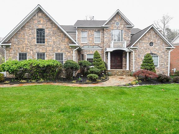 2nd image of 12499 Falkirk Dr