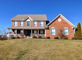 5561 Eden Ridge Dr, Cincinnati, OH 45247