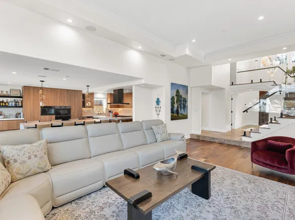 2051 Greencastle Way, Oxnard, CA 93035