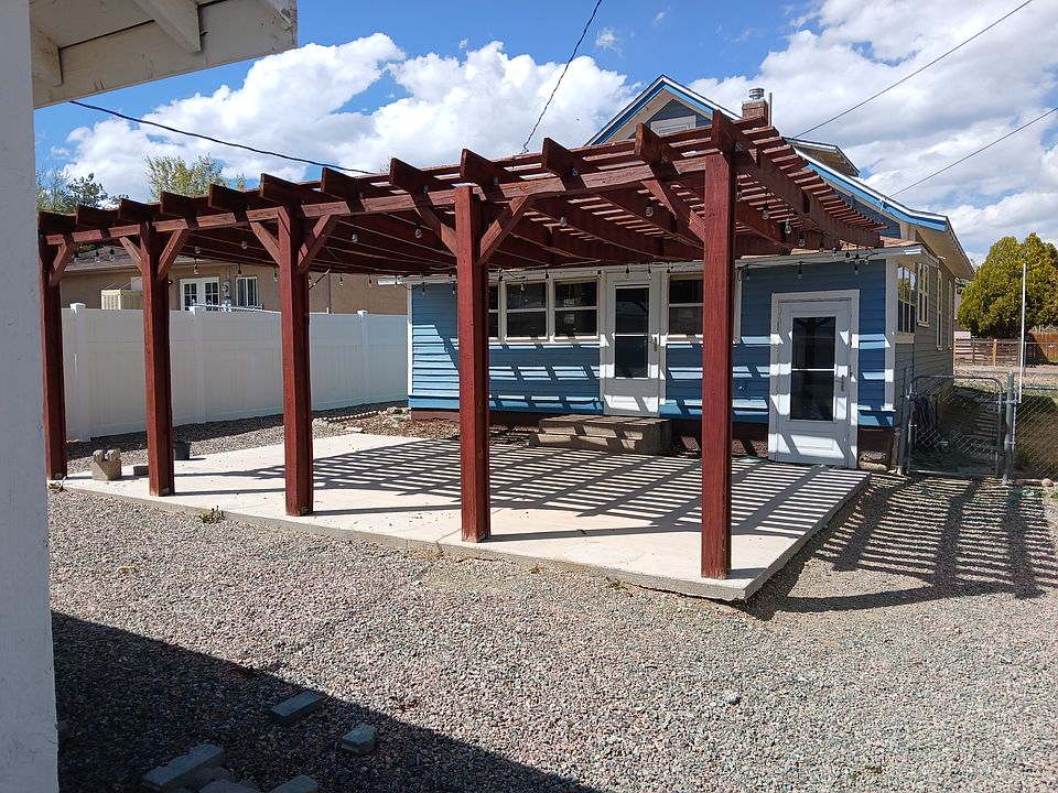 2nd image of 818 Fairview Ave
