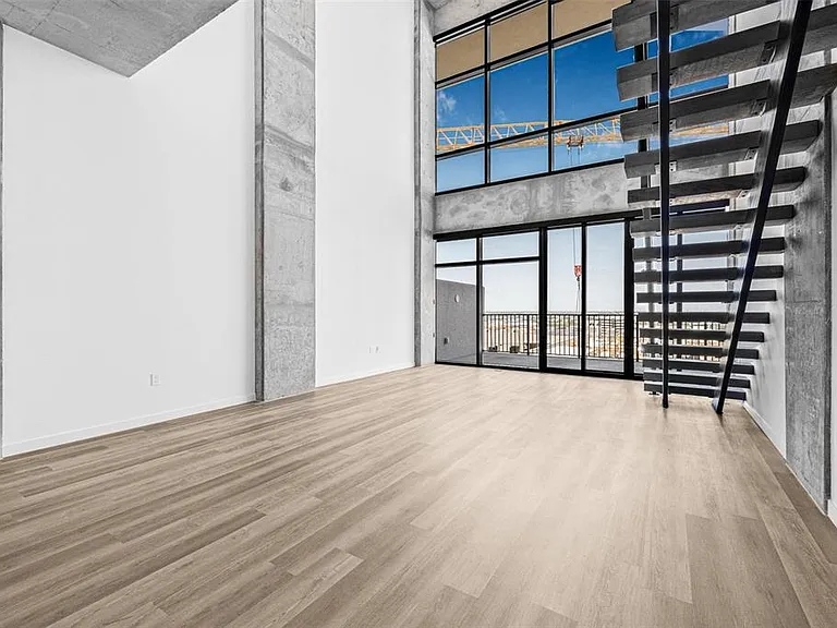 221 Main St N #Penthouse 1603 — Photo 10