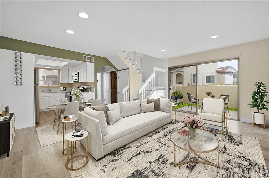 2 bed, 878 sqft, $3,195 — Photo 2