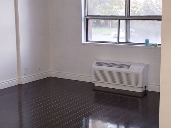 3rd image of 2835 Islington Ave #209
