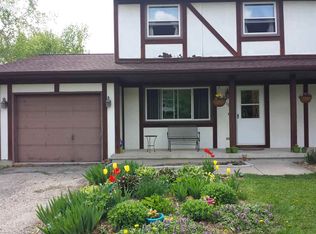 119 Woodview Dr, Cottage Grove, WI 53527