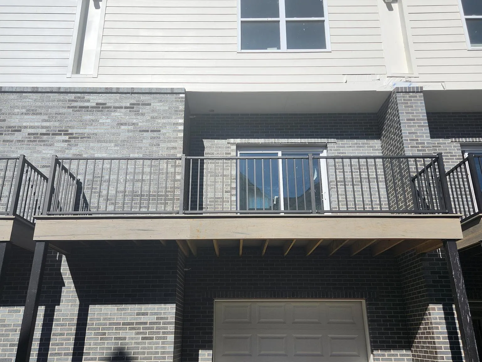 3 bed, 2.5 bath, 1746 sqft, $2,000 — Photo 3