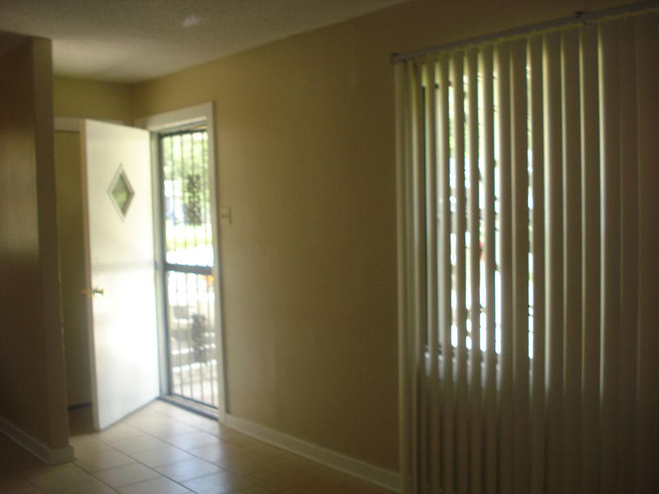 2nd image of 2303 Bullen St