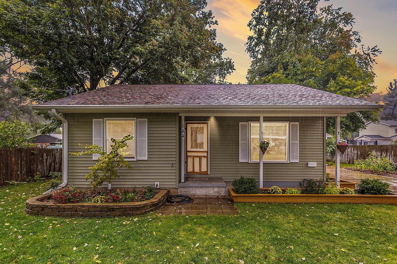 144 Floral Ave photo 1