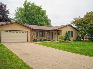 2572 Heather Rd, Green Bay, WI 54311