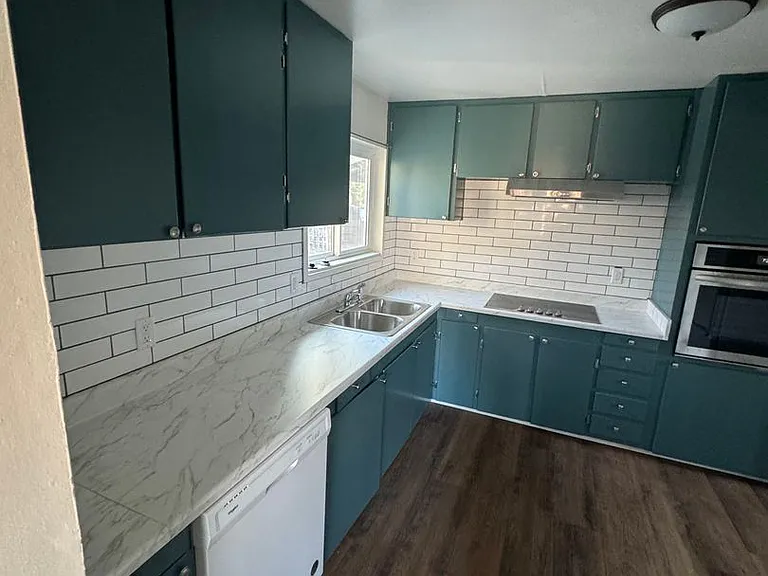 1612 N San Francisco St — Photo 6