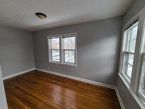 5th image of 400 6th St SE APT 7