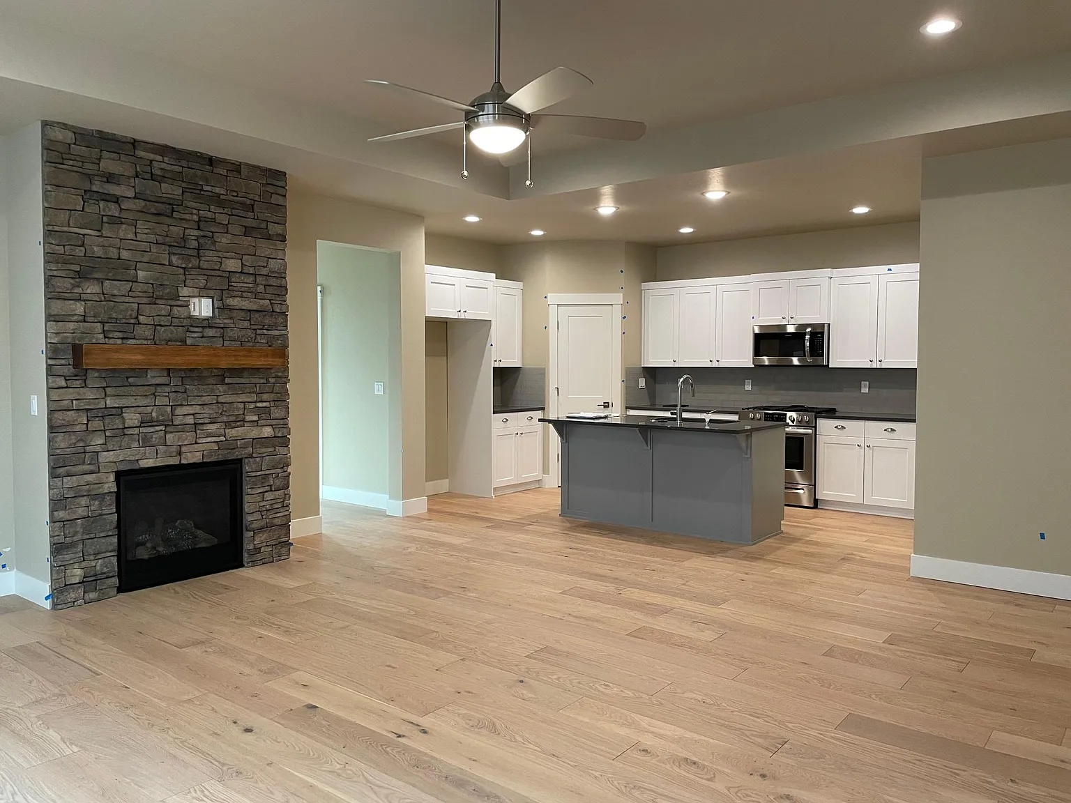 3 bed, 1552 sqft, $2,550 — Photo 1