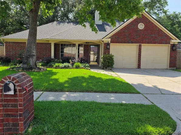 3909 Regency Dr, Deer Park, TX 77536