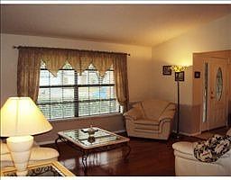 3rd image of 323 Goosecreek Dr