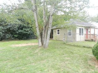 7136 NE Roselawn St, Portland, OR 97218