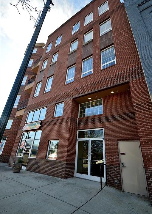 1st image of 360-108 S Elm St