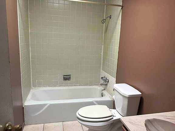 3rd image of 6400 Edgemere Blvd APT 80