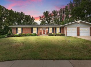 924 Ruth Dr, Saint Charles, MO 63301