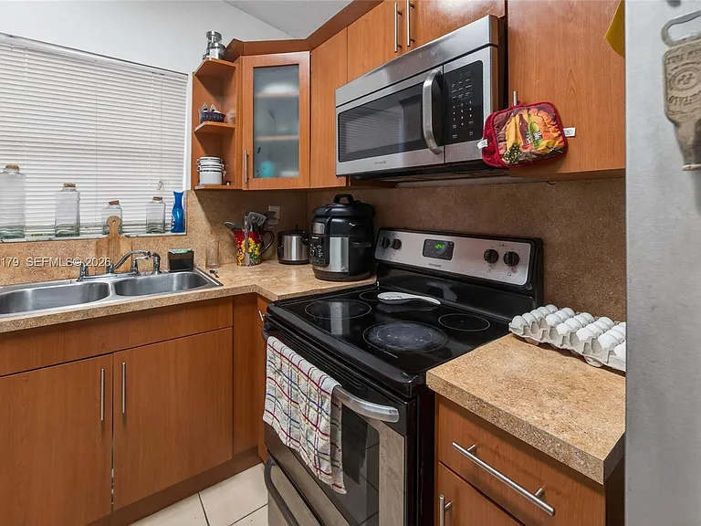 5274 SW 145th Ave — Photo 42