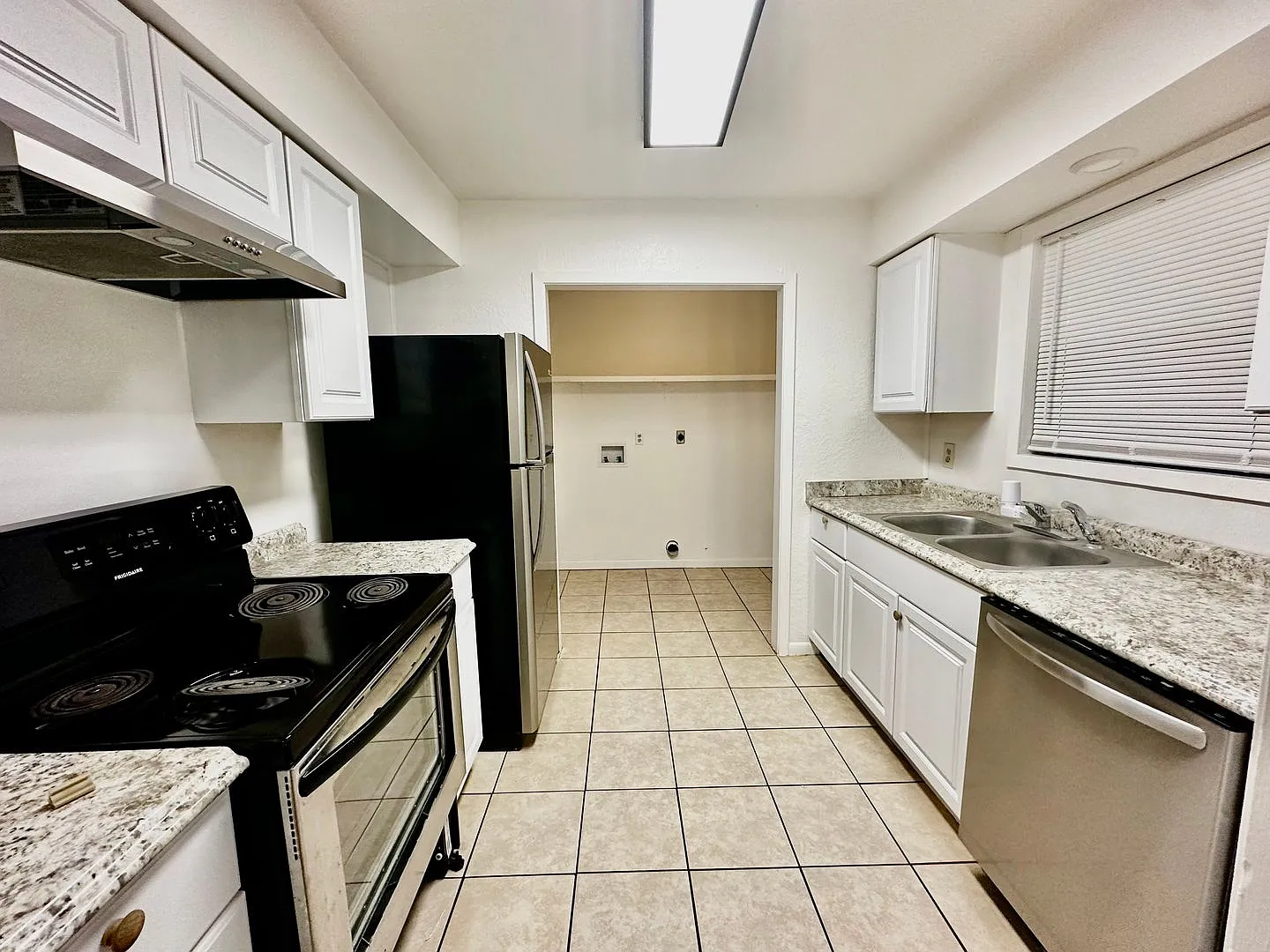 1448 Harper Rd — Photo 3