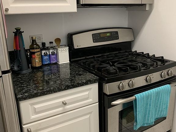 4th image of 400 E 90th St APT 5