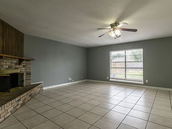4th image of 211 Bluffview Dr