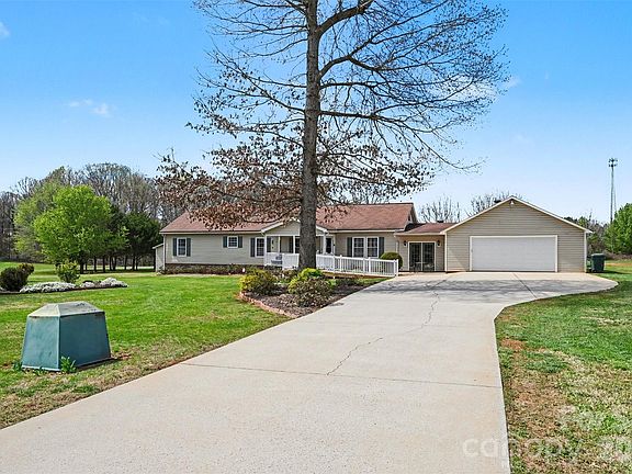 2nd image of 109 Beechwood Dr