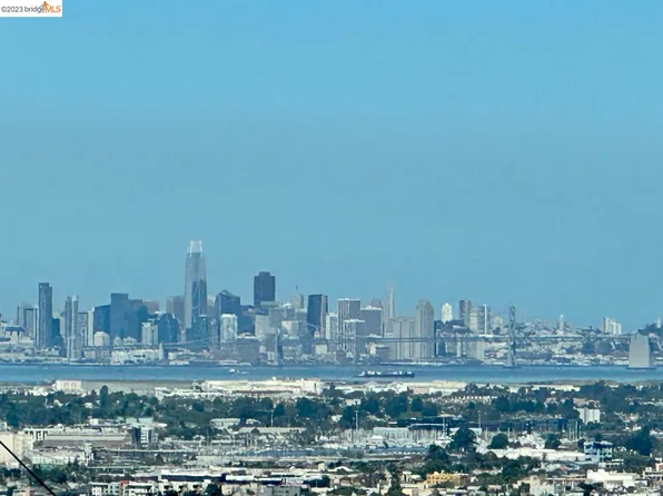 7835 Crest Ave, Oakland, CA 94605