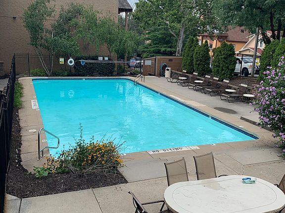 3rd image of 4727 Jarboe St APT 72