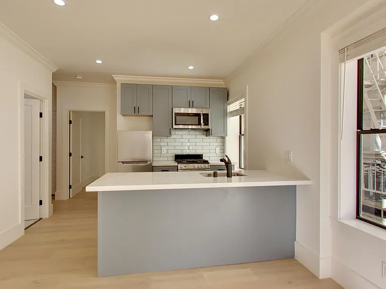 535 Taylor Street — Photo 7