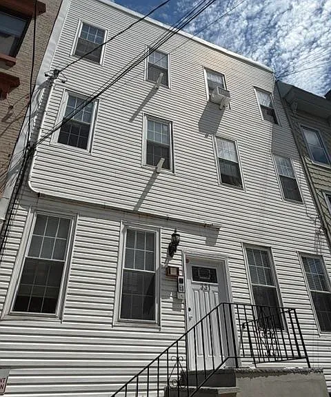 331 Monroe St #2L — Photo 10
