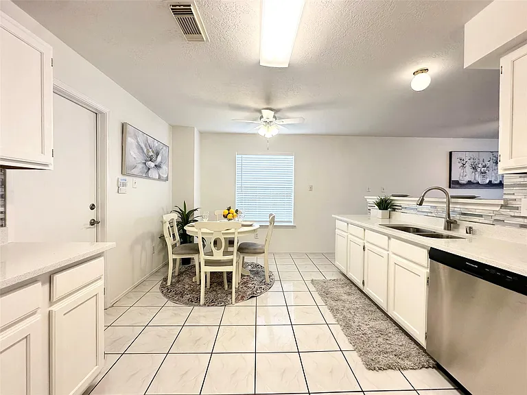 8223 Golf Green Cir — Photo 16