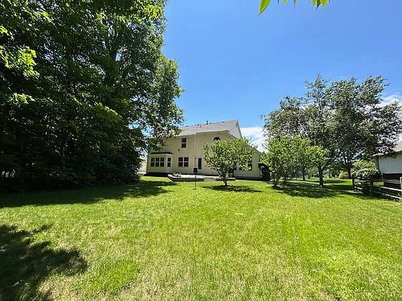 3rd image of 1678 Harrison Pond Dr