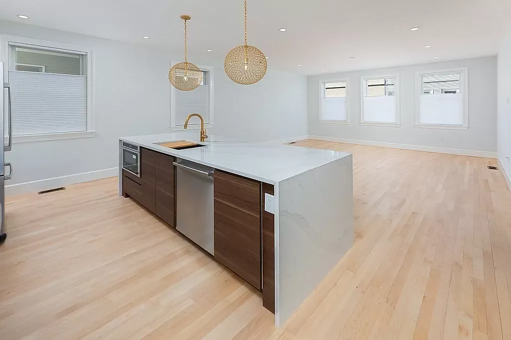 2 bed, 1007 sqft, $4,600 — Photo 4