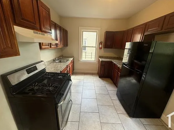 83 Willoughby St Floor 2, Newark, NJ 07112