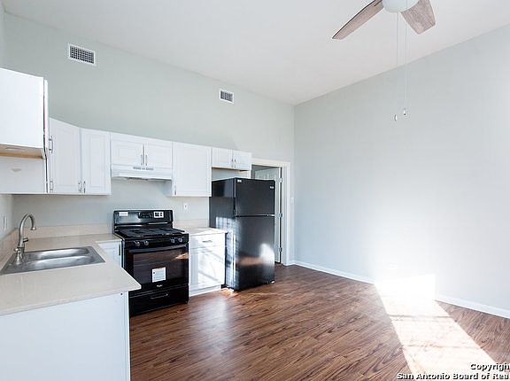 5th image of 711 E Carson St #1A-2