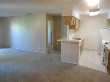 5th image of 2675 La Crescenta Dr