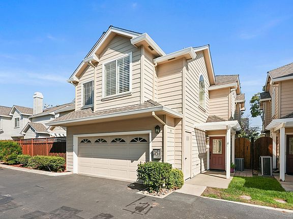 3rd image of 167 Orchard Oak Cir