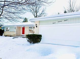 979 S Forestlane Dr, Traverse City, MI 49686