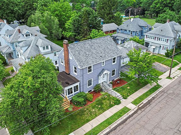 2nd image of 71 Laurel Ave