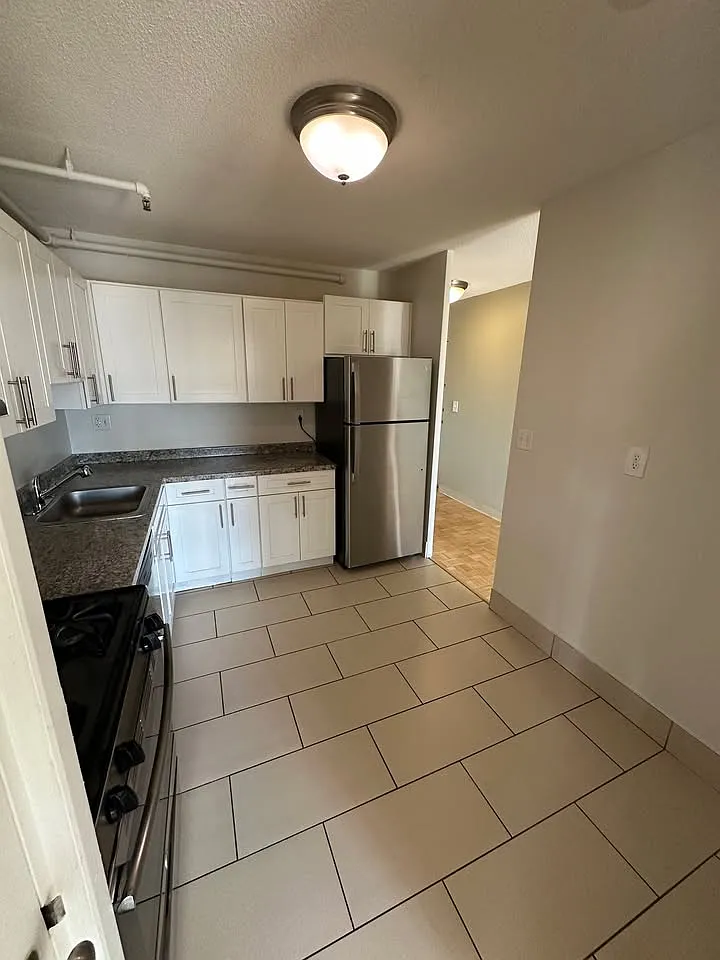 Building Photo - 1570 Tremont St #412