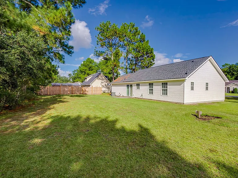 308 Barrister Cir — Photo 4