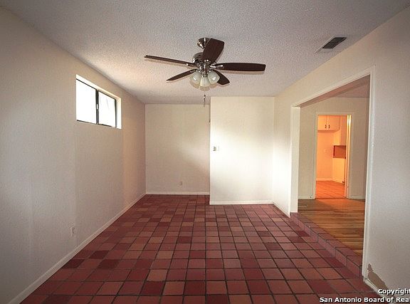 5th image of 263 Barbara Dr
