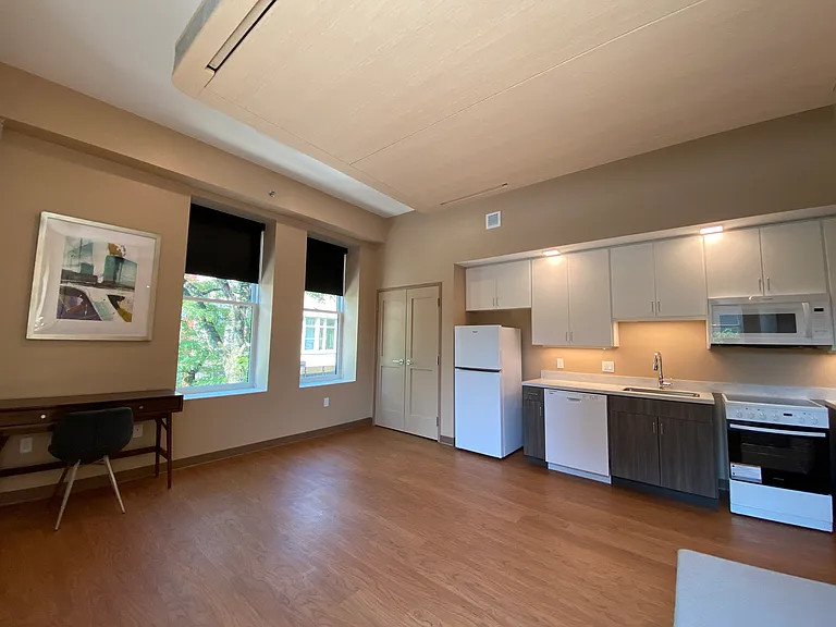 Red Oak at 83 Hanover Street — Photo 20