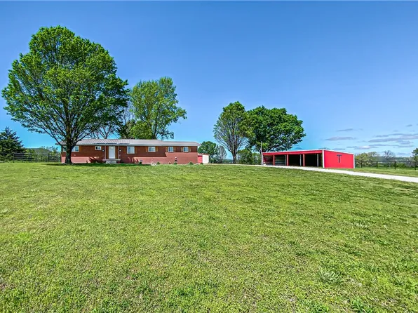 4802 Greenbriar Ln, Everton, AR 72633