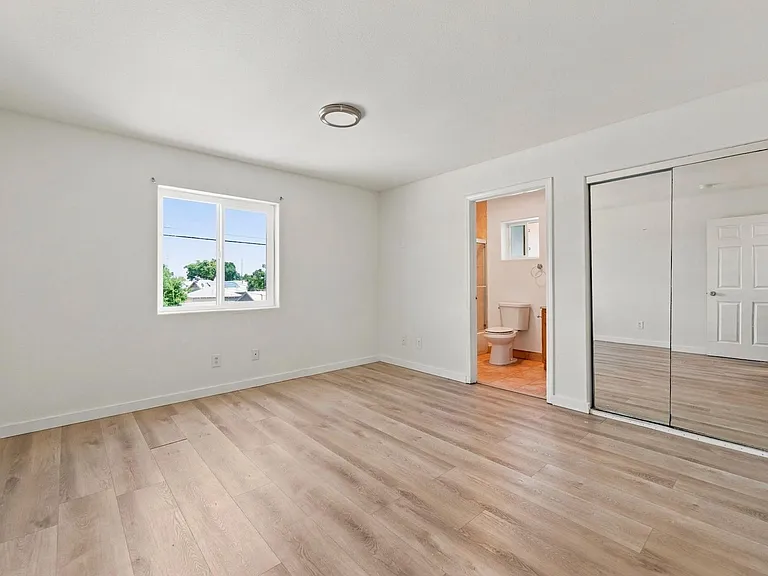 9212 Avalon Blvd #1 — Photo 5