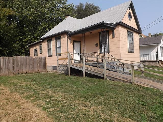 1st image of 818 S 21st St