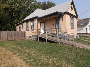 818 S 21st St, Saint Joseph, MO 64507